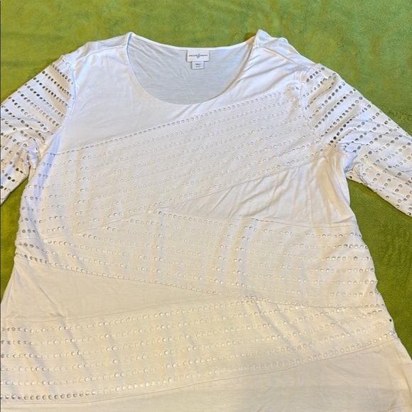 Jaclyn Smith Various Shades of White Cut-Out Design Women's Top Sz XL - Picture 1 of 7